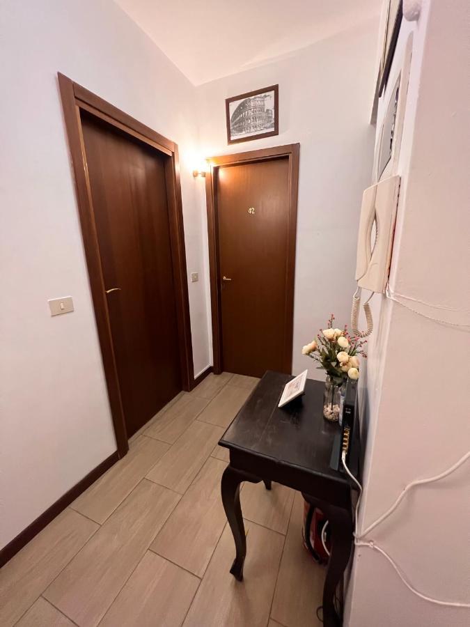 Booking Inn Settembre 95 ローマ エクステリア 写真